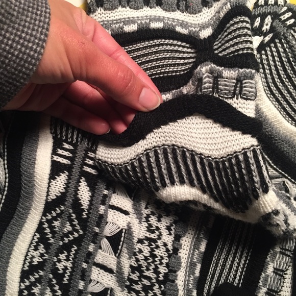 ๐ Red 23 Textured Sweater ๐ - Picture 6 of 6